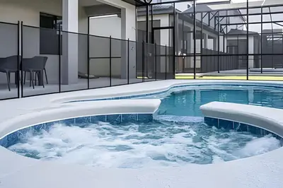 a swimming pool with snow in a building at 6Q Cinema, Game Room e Spa Privado - 18 hóspedes in Orlando