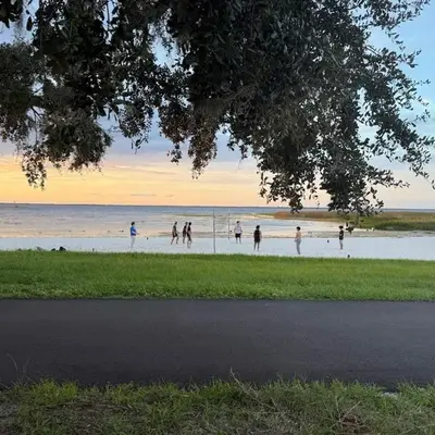 Family retreat with lake views and near Disney