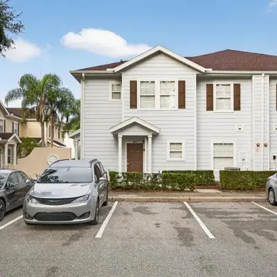 Charming 4-Bedroom Townhome in Lucaya Village Near Disney
