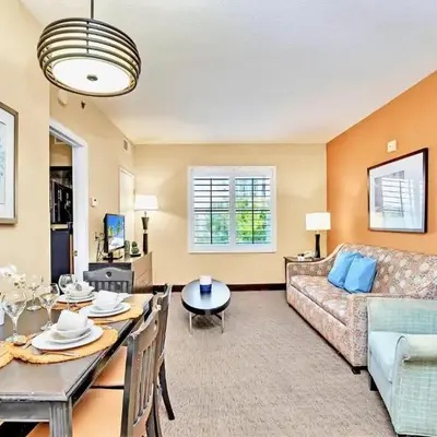 Peaceful 1 King BR Apartment w Hot Tub & Pool