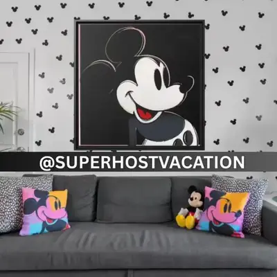 2 Queen Beds Theme Park