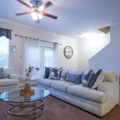 Stylish and cozy townhome!