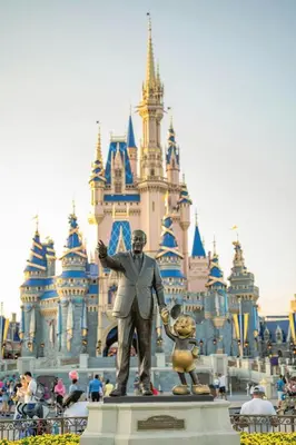 a statue of a man in front of a castle at Secret Resort Kissimmee Lakeview Condo in Kissimmee