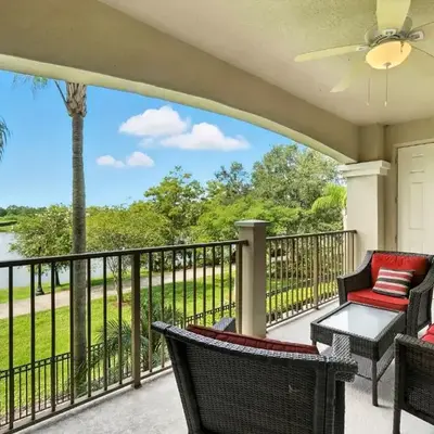 Direct Lake Front View Luxury
