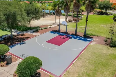 an aerial view of a basketball court in a park at Conforto e Diversão no Bella Vida – 3Q+ Piscina in Kissimmee