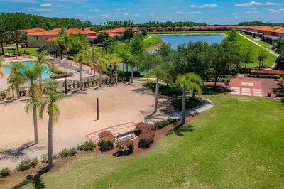 an aerial view of a resort with a park at Conforto e Diversão no Bella Vida – 3Q+ Piscina in Kissimmee