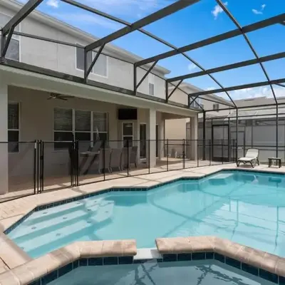 Cozy Pool Villa Minutes Drive to Disney