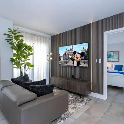 Modern 2BR Near Universal