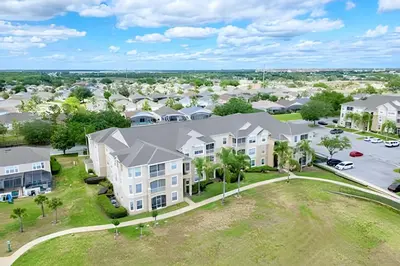 an aerial view of an apartment complex at Refúgio 3Q no Windsor Palms Resort in Kissimmee