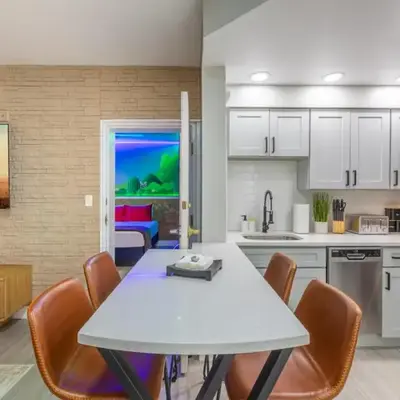 Modern Unit w Themed Room