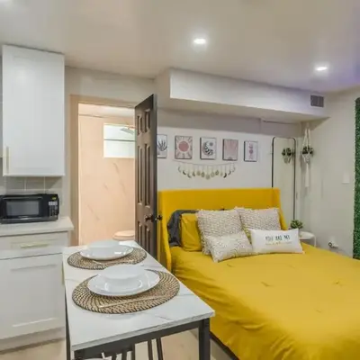 CUTE and COZY studio w jacuzzi