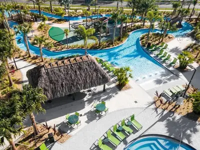 an overhead view of a pool at a resort at Casa 4Q com Piscina e Quartos Temáticos in Kissimmee