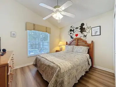 Gallery image of Incredible 4 bed Pool Spa Home, Minutes to Disney villa in Orlando