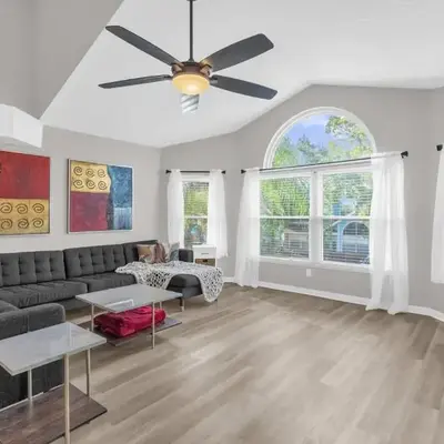 Resort Stay Near Disney Bright Gym Hot Tub