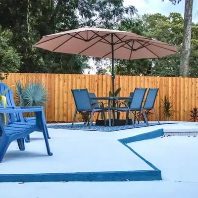 Orlando Villa: Pool Garage & Garden View
