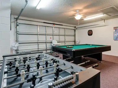 a billiard room with a pool table in it at Holiday Home Luxuriöse 4-Bett-Villa in Disney by Interhome in Kissimmee