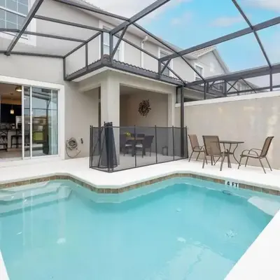 4BR Townhome w Pool in Storey Lake - Near Disney