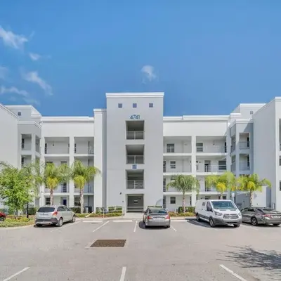 Ev208 - The Storey Condo