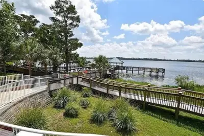 Gallery image of Lakefront Resort Condo near Disney & Epic Universe in Orlando