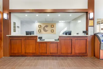a lobby of a hospital with a waiting room at Comfort Suites Downtown in Orlando