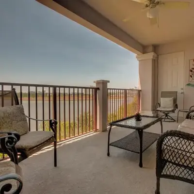 Lakeview Executive Penthouse