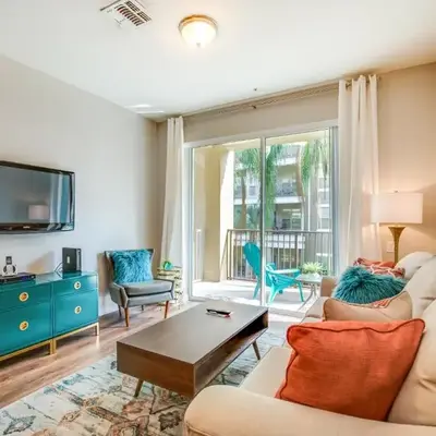 Gorgeous Vista Cay Condo