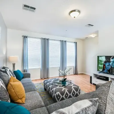 Beautiful Newly Updated Townhome Sleeps 10