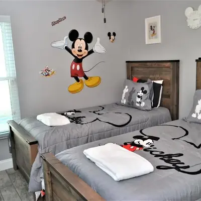 Mickeys Landing - Luxurious 4BR with 2 Master Suites