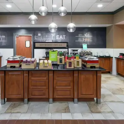 Hampton Inn & Suites Orlando Airport at Gateway Village