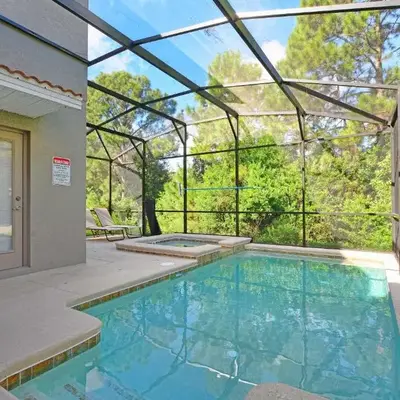 Very Private Pool & Spa