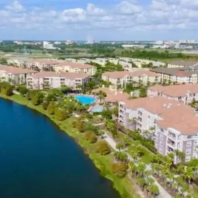5min Universal Spacious Condo VC101