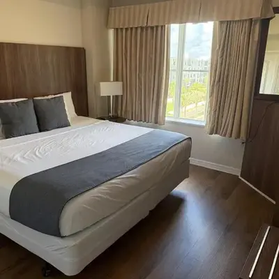The Point Hotel & Suites - 503 Luxury - Pool view - Close to Universal
