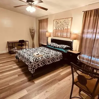 D4 Large Private Master Room & Bath with 55