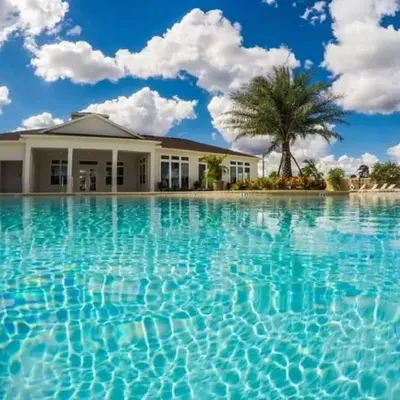 Amazing townhouse fits 10 in gated community 10 min to Disney!