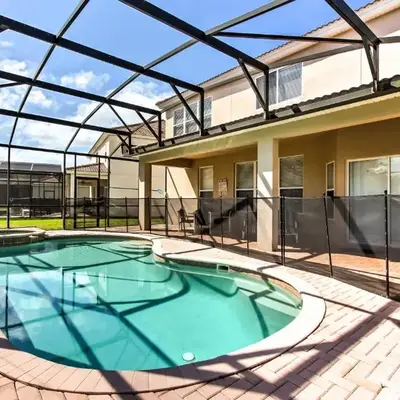 Spacious Kissimmee Villa - 3 Mi to Disney World!