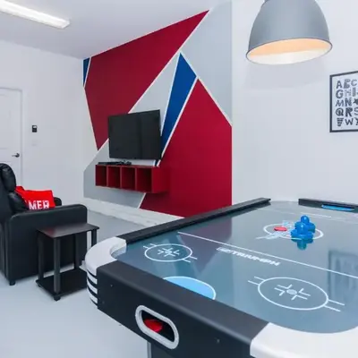 Gorgeous 5 Beds Home with Game Room and Pool