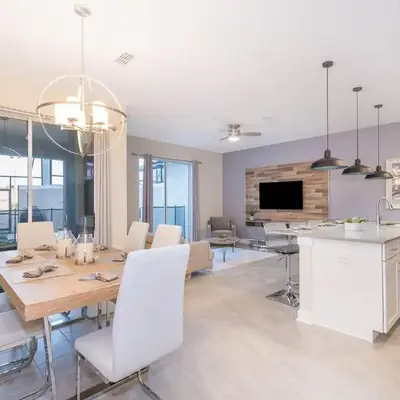 4993FP TOWNHOUSE 4 BEDROOMS & 3 BATHROOMS + POOL