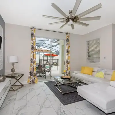 4929GC TOWNHOUSE 4 BEDROOMS & 3 BATHROOMS + POOL