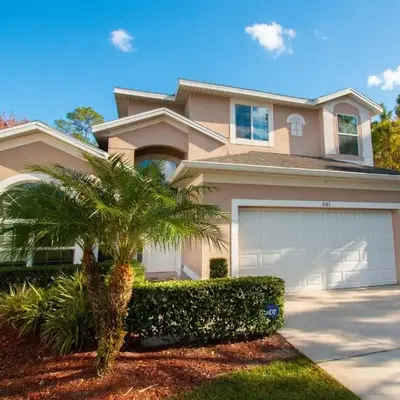 Luxurious With Privacy In 5 Bedroom With Private Pool By Florida Dream Homes