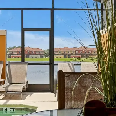 Rare Waterfront Wspashpool