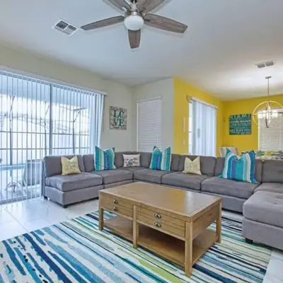 Comfortable Spacious-6 Bed Pool Home - 1675Str