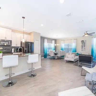 4393MO TOWNHOUSE 5 BEDROOMS & 4 BATHROOMS + POOL