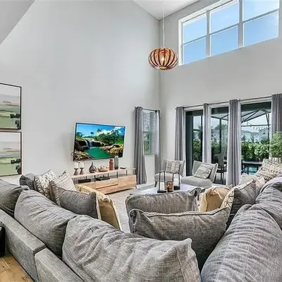 5 Bed Storey Lake Home Lazy River Resort villa