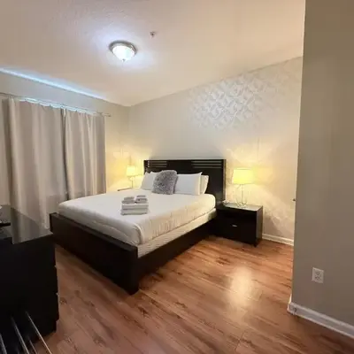 3Br 2Bath Condo Balcony 5min Conv Center 1388ft