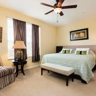 3Br 2Bath Condo Balcony 5min Conv Center 2087ft