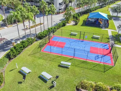 an overhead view of a pool in a park at 3Br 4 Bath Large Condo 5min Conv Center 1732ft in Orlando