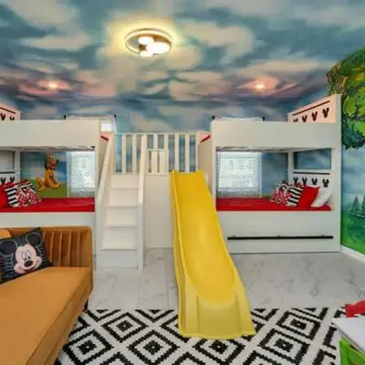 Disney Decorated Home 8min Disneyworld Pool/Spa Sleeps 22