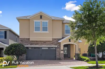 a large house with a garage at 361 Pendant ct in Orlando