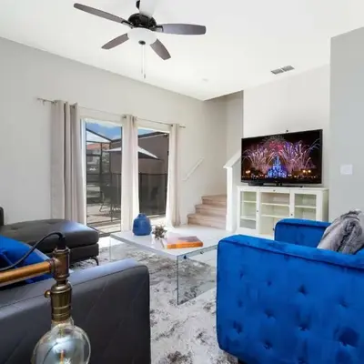 Cozy 3 bedroom home with Private Pool 4564
