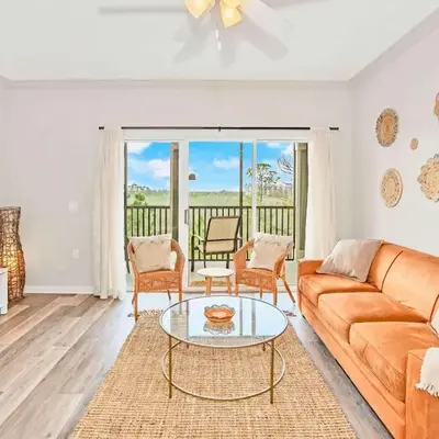 Stylish 3BR Suite with Swimming Pool - Near Disney